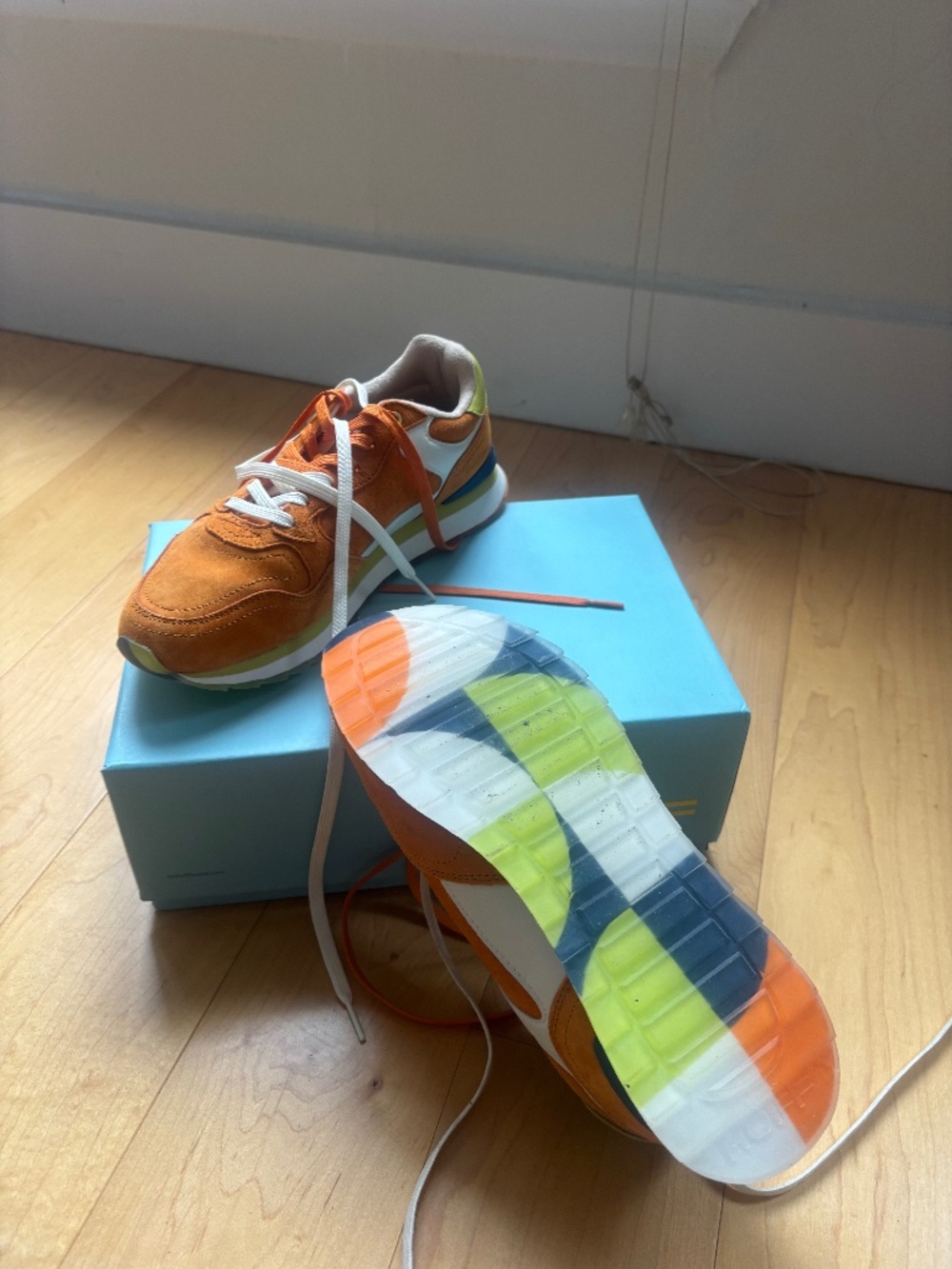 Hoff Sneakers - size US 8.5/ EU 40